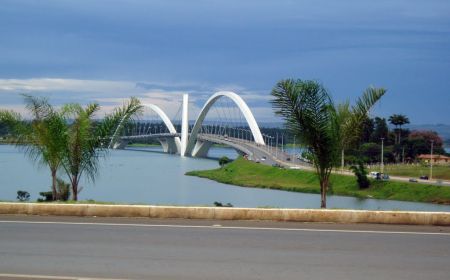 Бразильский мост Жуселину Кубичека